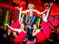 Holiday on Heels  A Christmas Cabaret, avec la troupe Burlesque Moulin, Les Teasettes et les Elèves de l'atelier à Tease