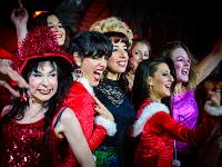 Holiday on Heels  A Christmas Cabaret, avec la troupe Burlesque Moulin, Les Teasettes et les Elèves de l'atelier à Tease