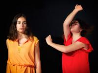 L'été  les élèves de l’option Art Danse et de l’UNSS Danse Présentent “L’ETE“ librement inspiré du texte d’Albert Camus : “La mer au plus près“