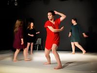 L'été  les élèves de l’option Art Danse et de l’UNSS Danse Présentent “L’ETE“ librement inspiré du texte d’Albert Camus : “La mer au plus près“